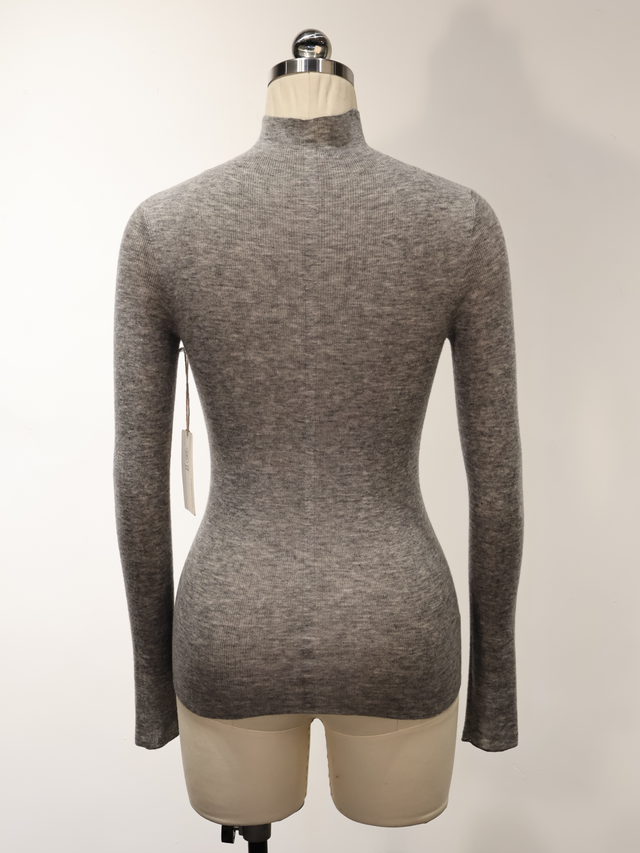 camisa con medio cuello alto