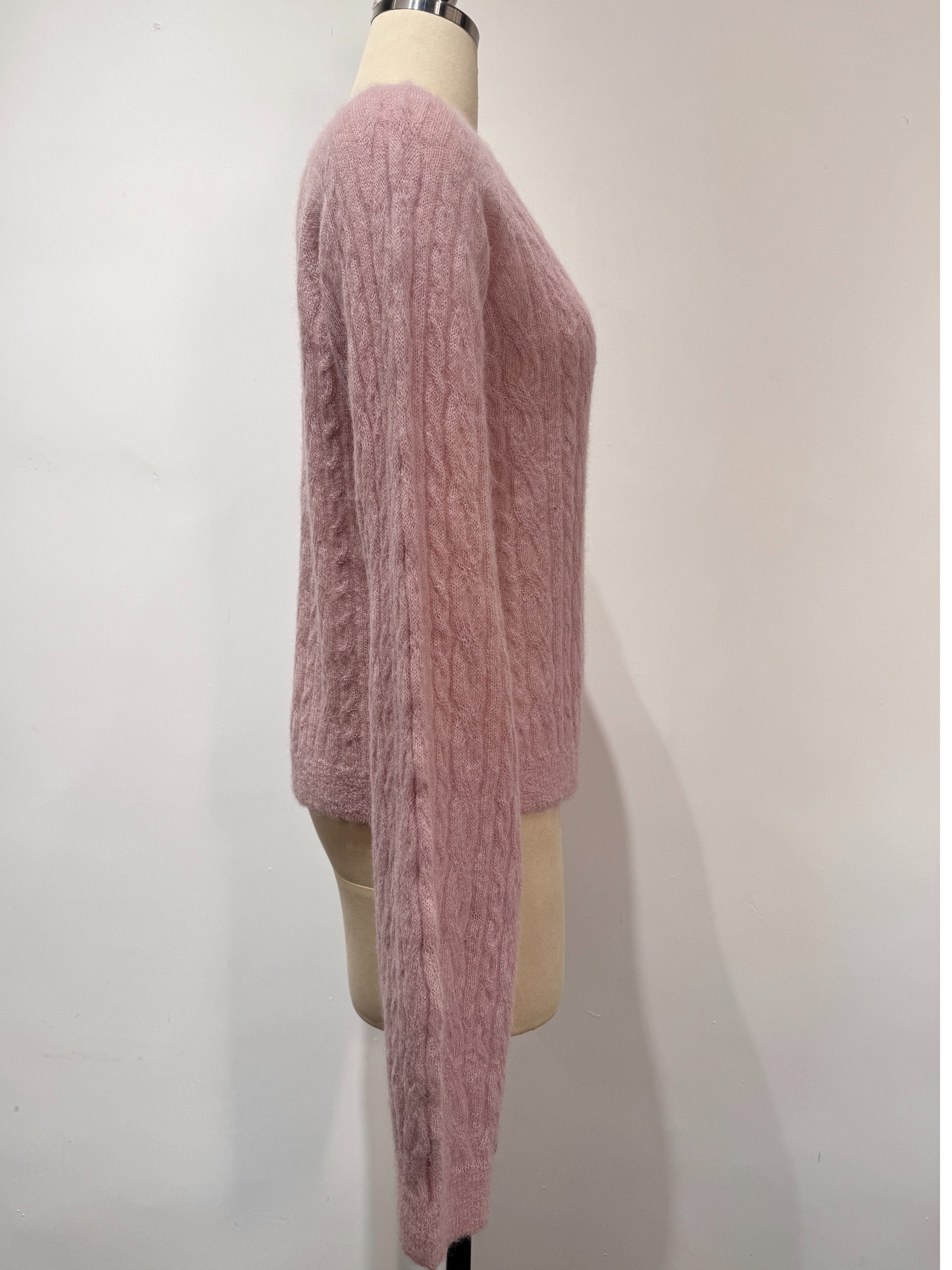 Pull sans couture en maille torsad&eacute;e