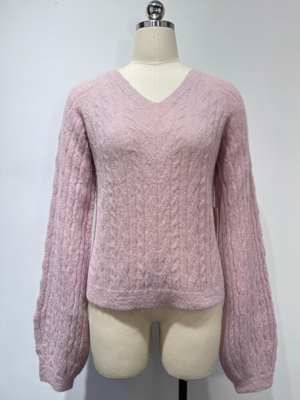 Pull sans couture en maille torsad&eacute;e