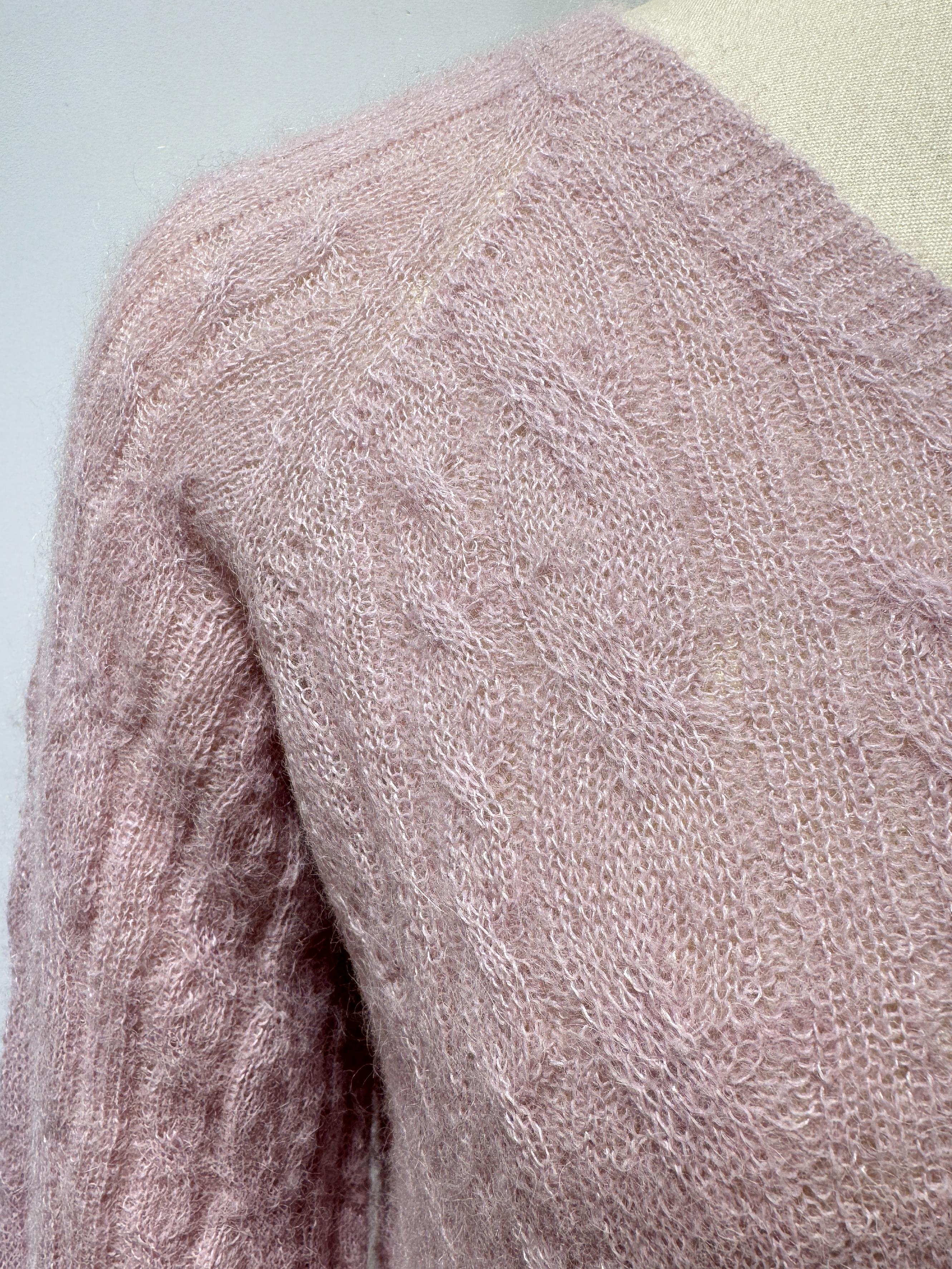 Pull sans couture en maille torsad&eacute;e