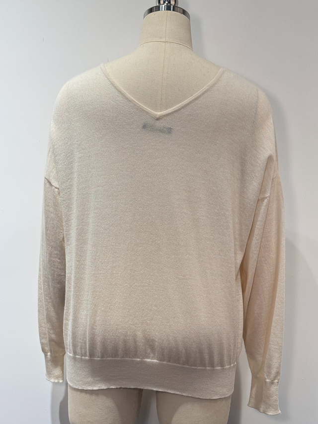 Nahtloser Basic-Stil aus 100 % Kaschmir mit V-Ausschnitt